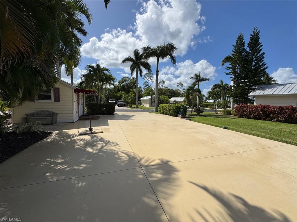 RIVERBEND MOTORCOACH RESORT - Land