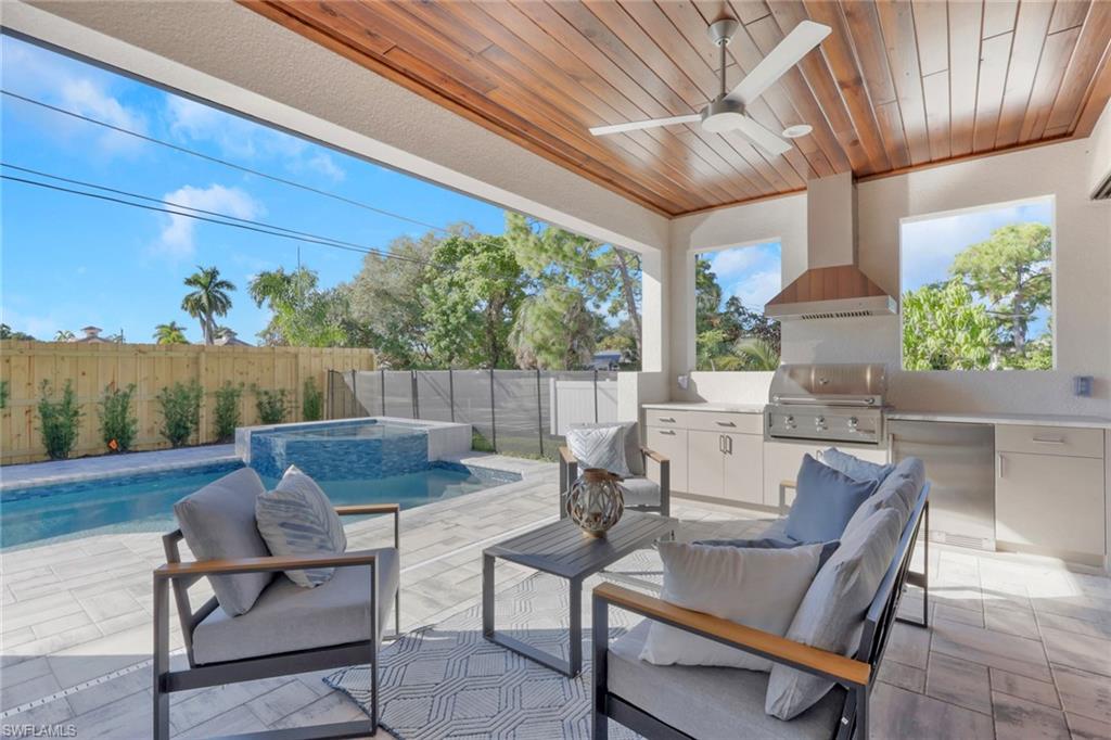 NAPLES PARK - Residential