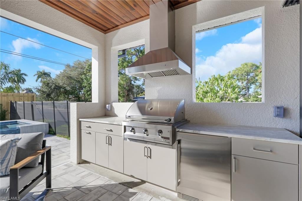 NAPLES PARK - Residential