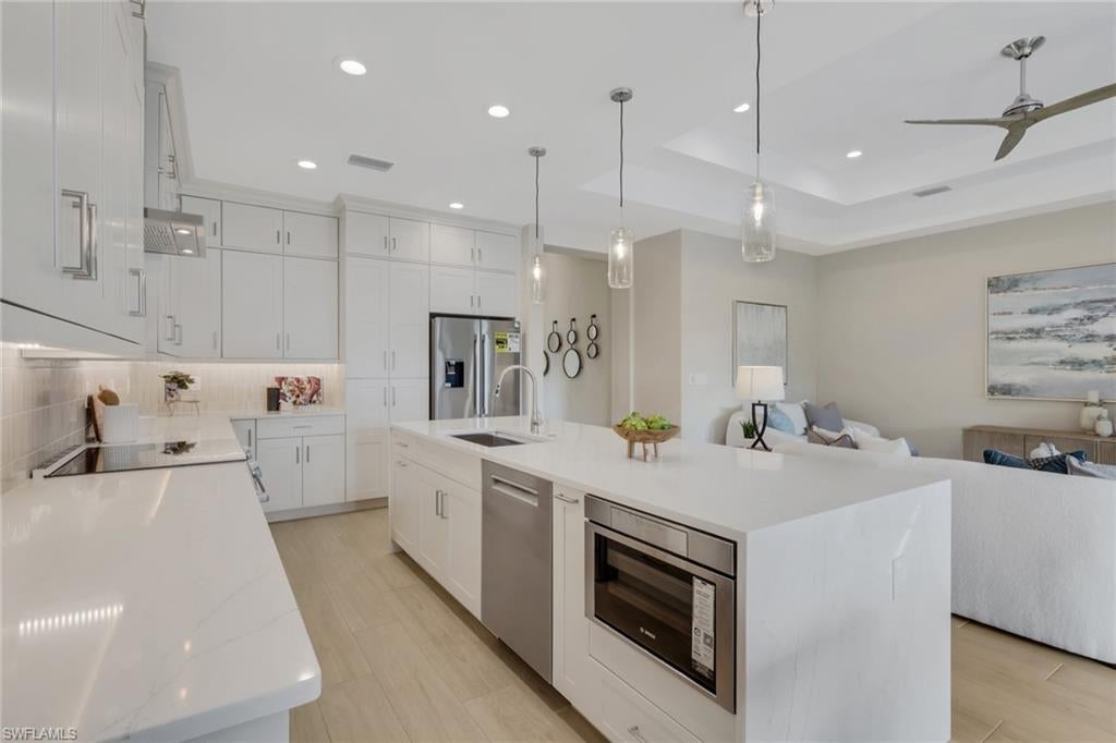 NAPLES PARK - Residential