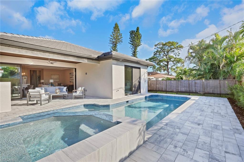 NAPLES PARK - Residential