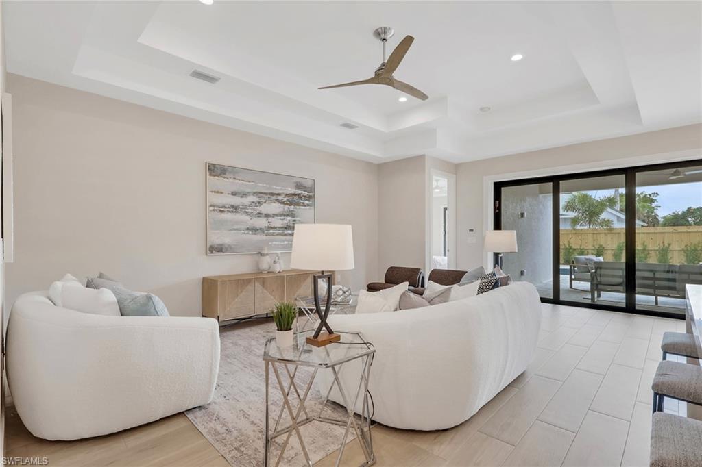 NAPLES PARK - Residential