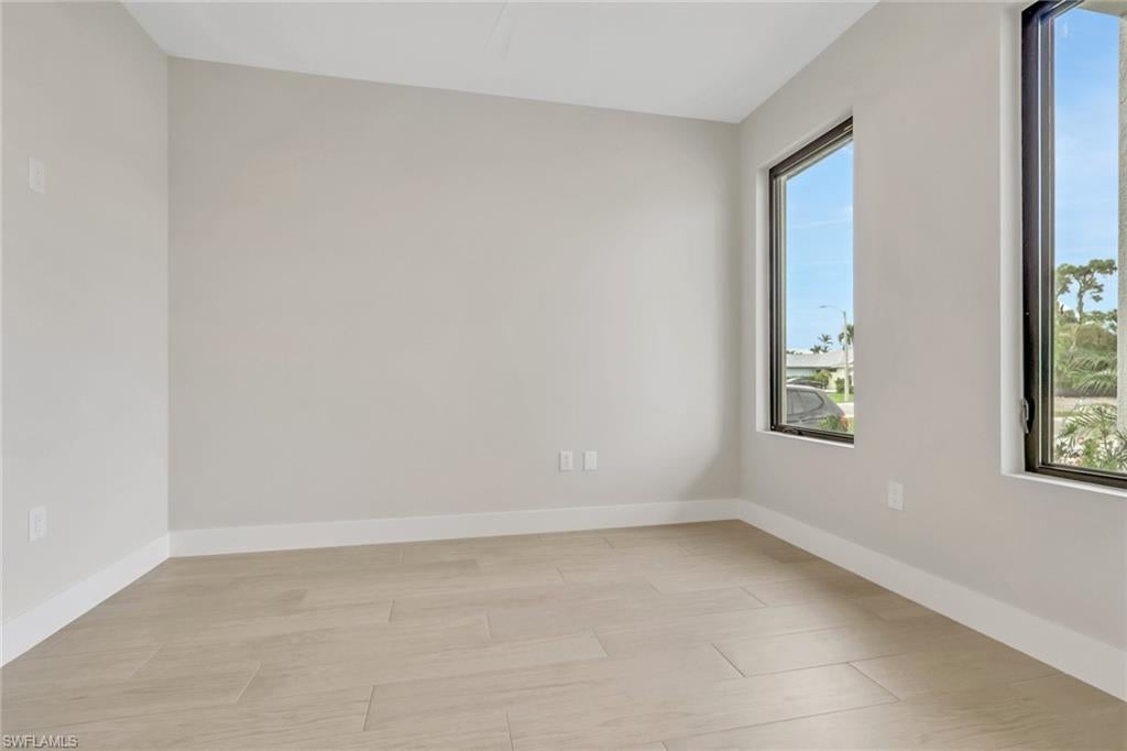 NAPLES PARK - Residential