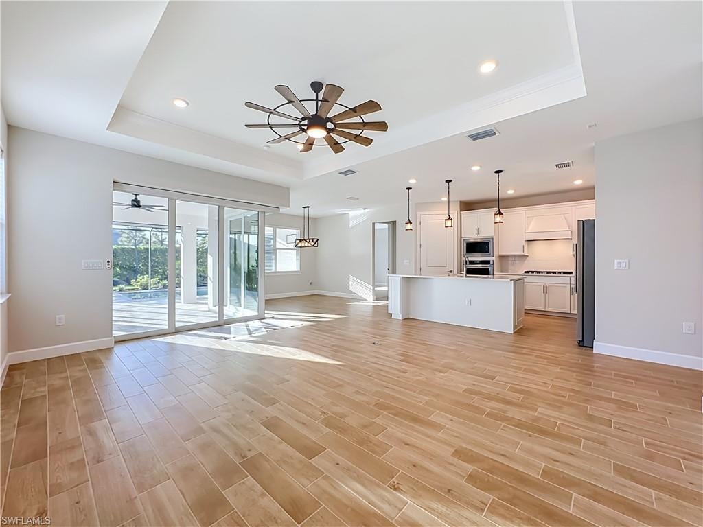 DEL WEBB OAK CREEK - Residential