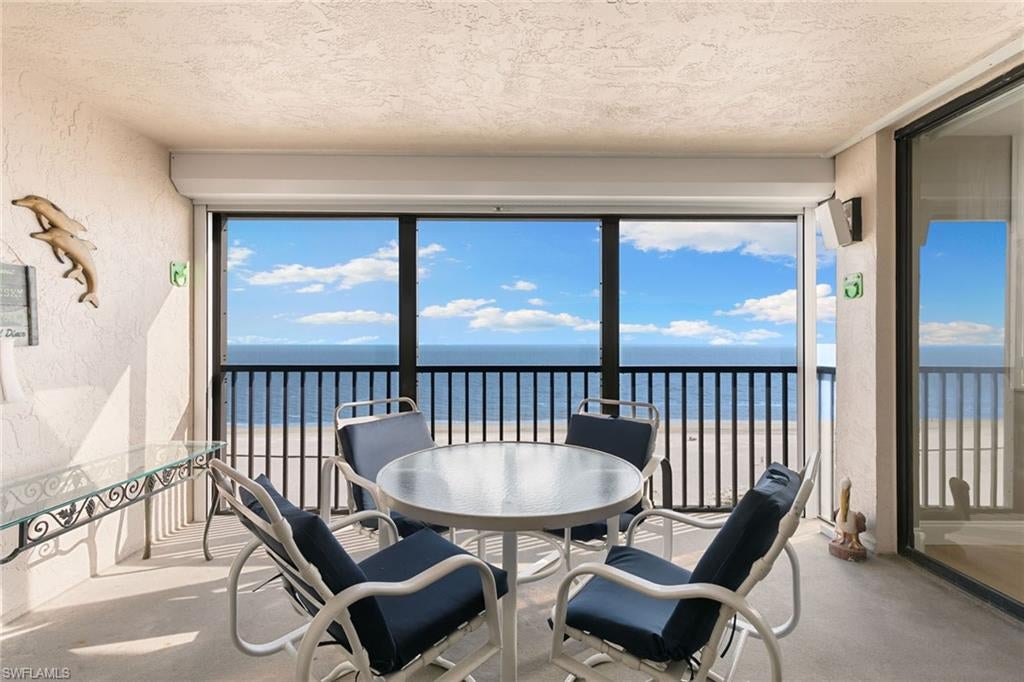 CAPER BEACH CLUB - Residential
