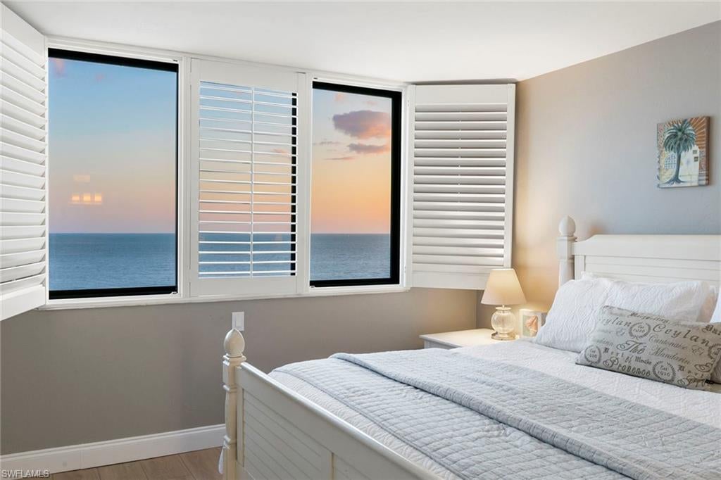 CAPER BEACH CLUB - Residential