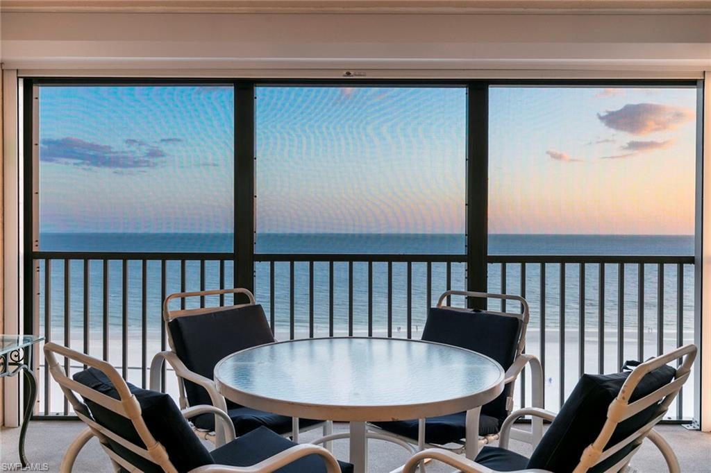 CAPER BEACH CLUB - Residential