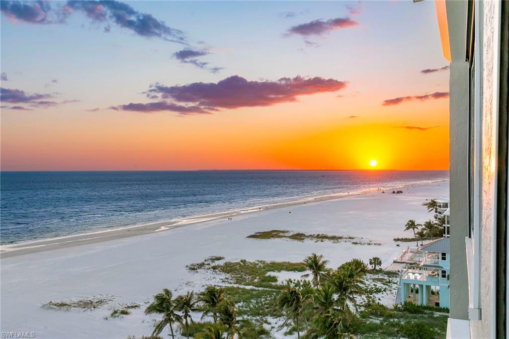 CAPER BEACH CLUB - Residential