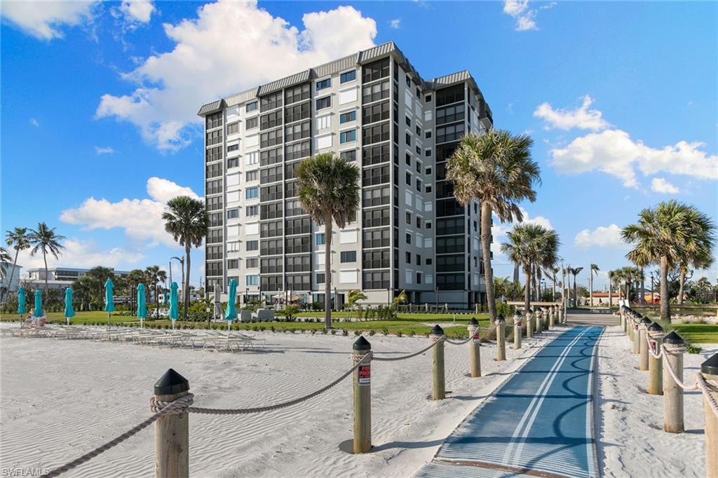 CAPER BEACH CLUB - Residential