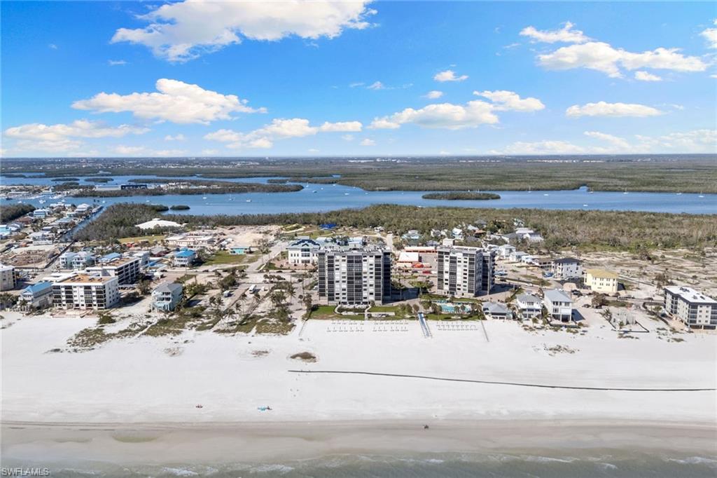 CAPER BEACH CLUB - Residential