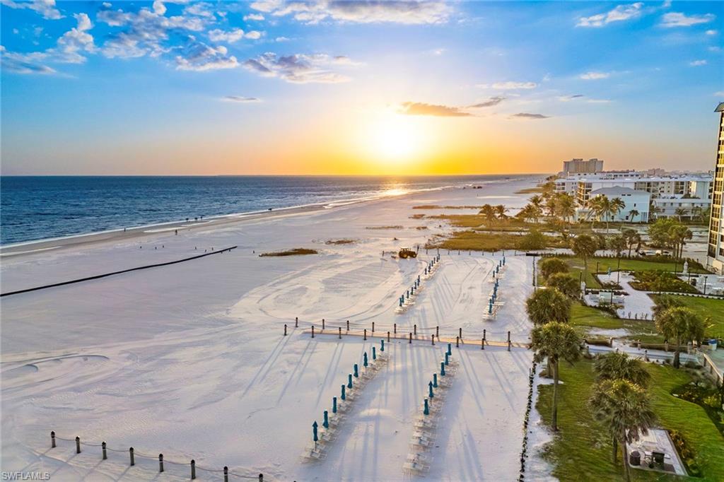 CAPER BEACH CLUB - Residential