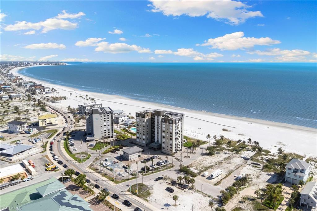 CAPER BEACH CLUB - Residential