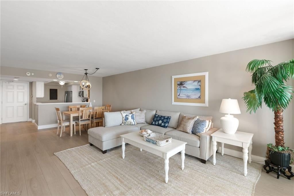 CAPER BEACH CLUB - Residential