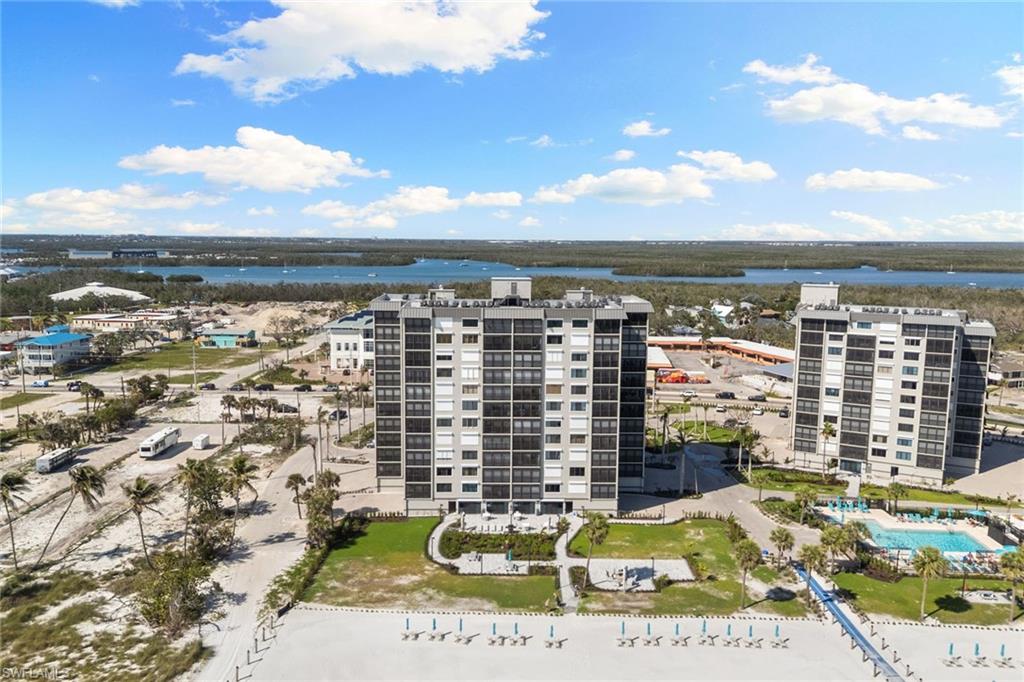 CAPER BEACH CLUB - Residential