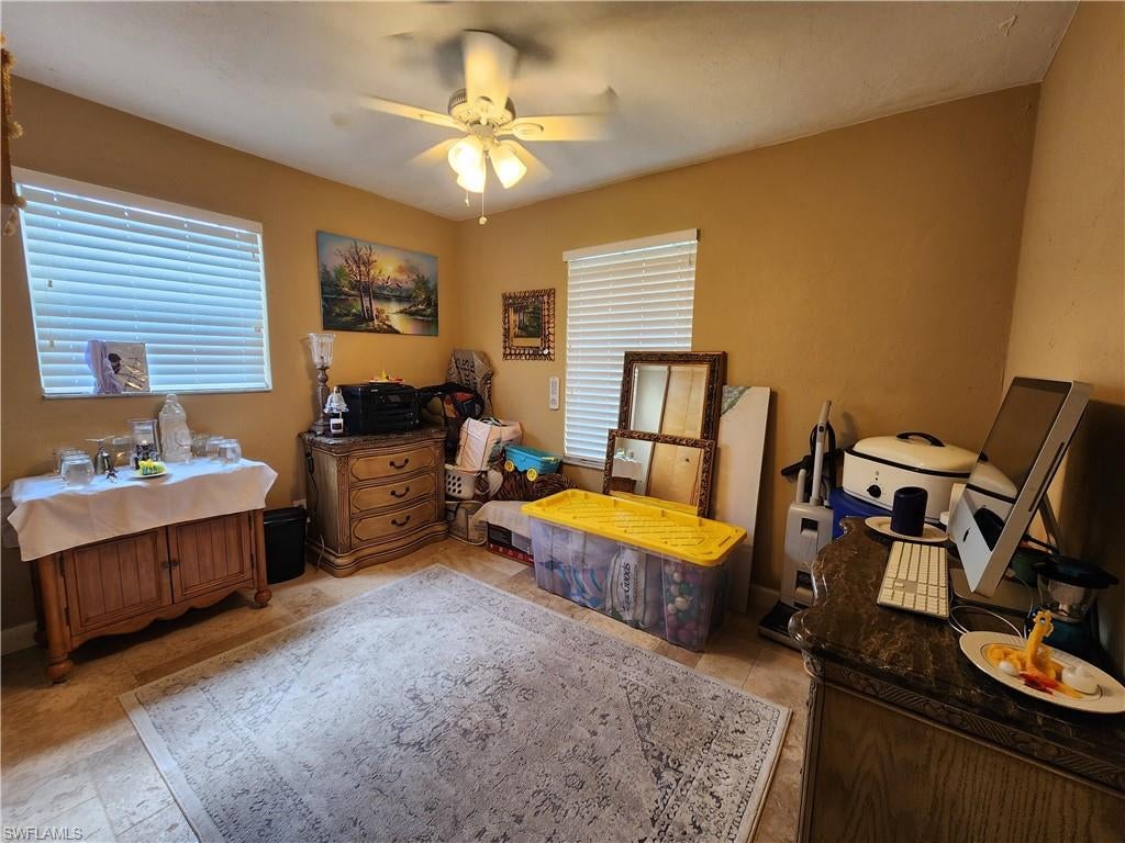 NAPLES MANOR - Residential