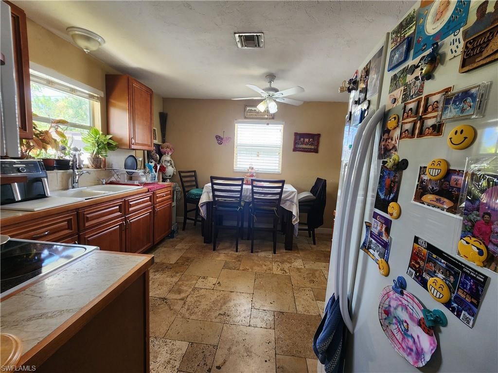 NAPLES MANOR - Residential