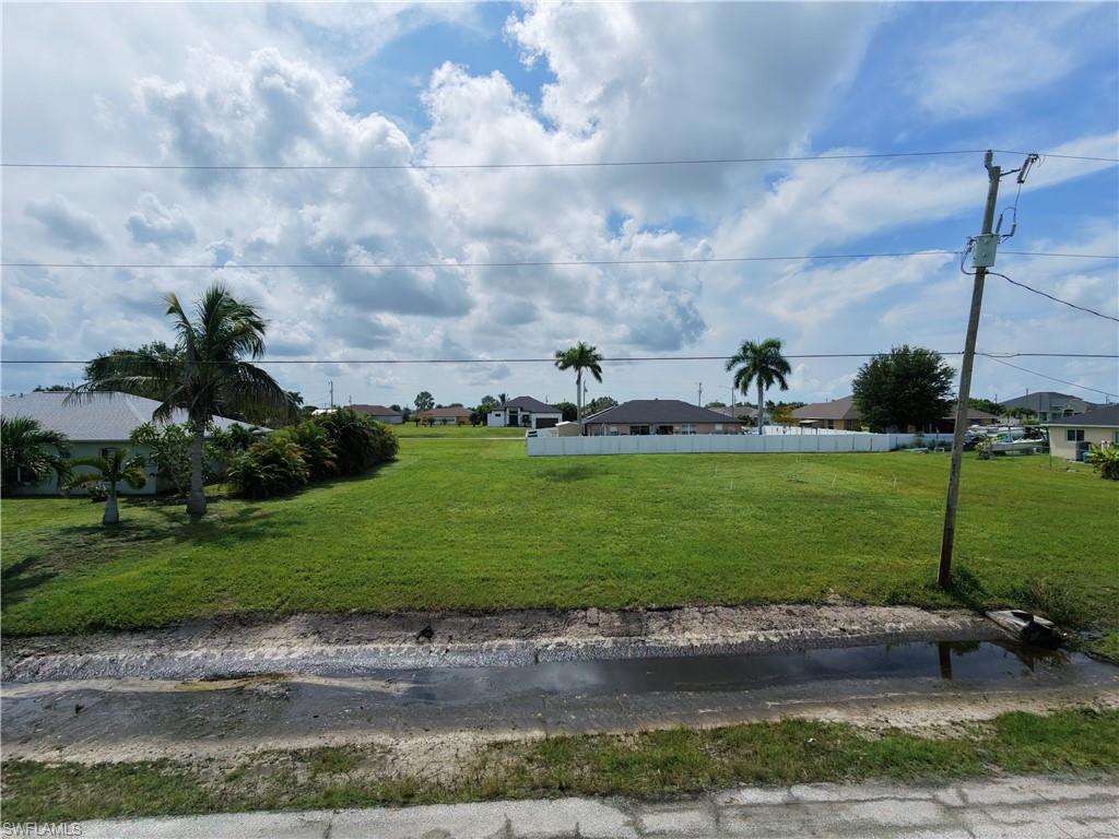 CAPE CORAL - Land