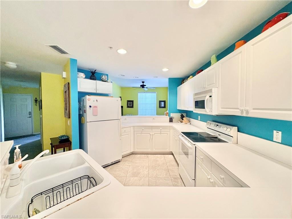 FAIRWAY VILLAS - Residential Lease