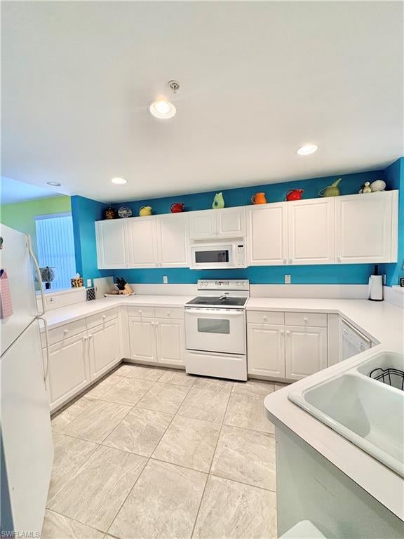 FAIRWAY VILLAS - Residential Lease