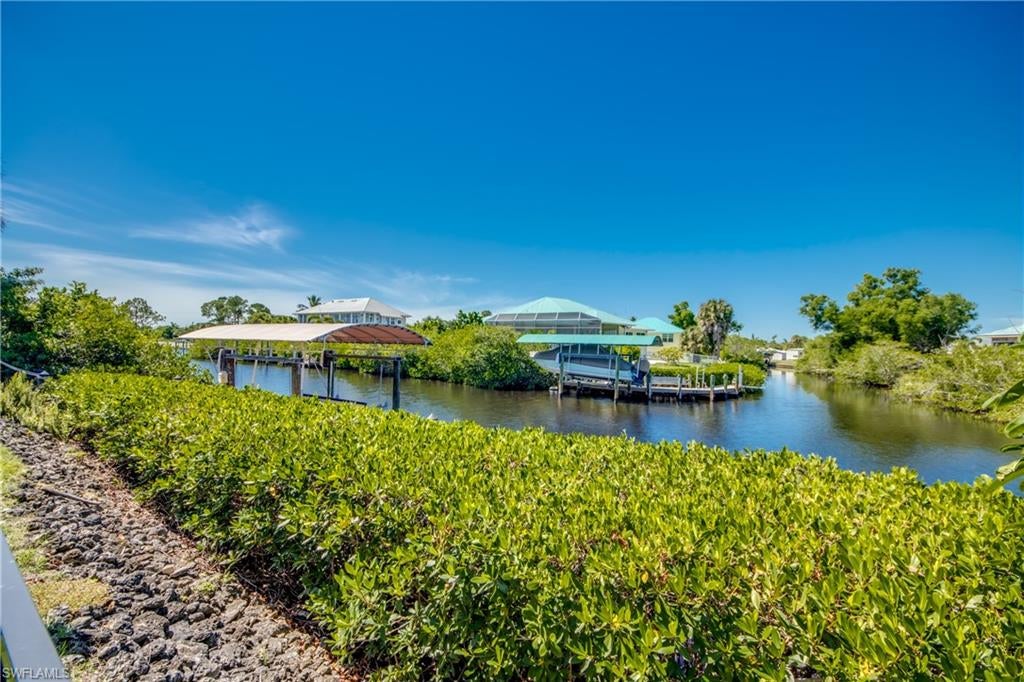CHARLOTTE SHORES - Residential