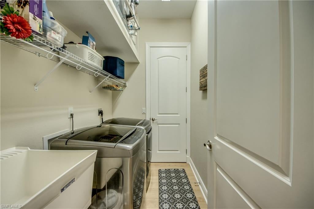 CHARLOTTE SHORES - Residential