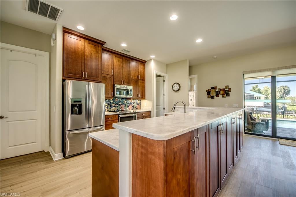 CHARLOTTE SHORES - Residential