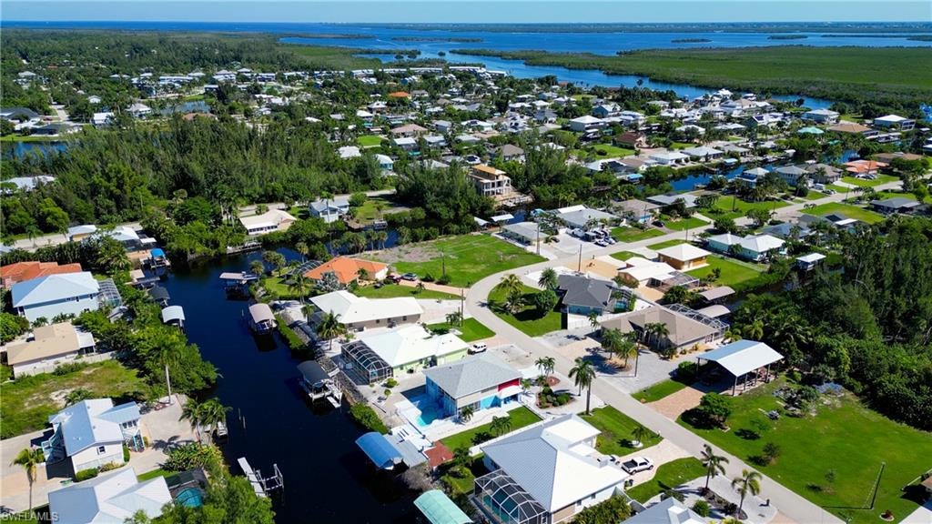 CHARLOTTE SHORES - Residential