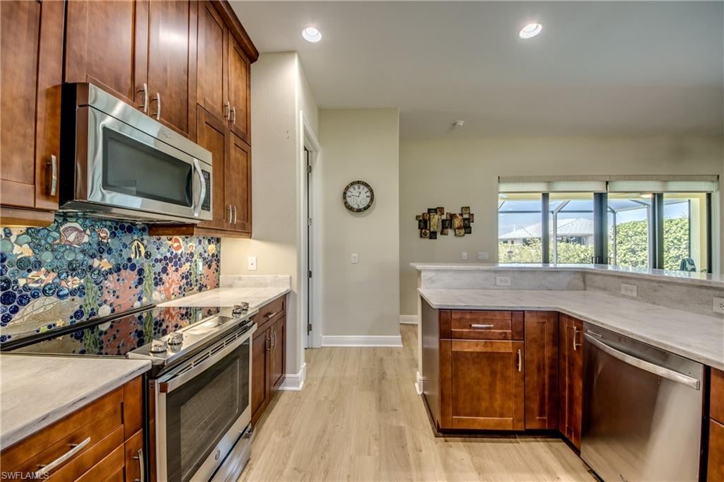 CHARLOTTE SHORES - Residential