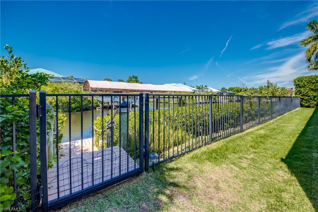 CHARLOTTE SHORES - Residential