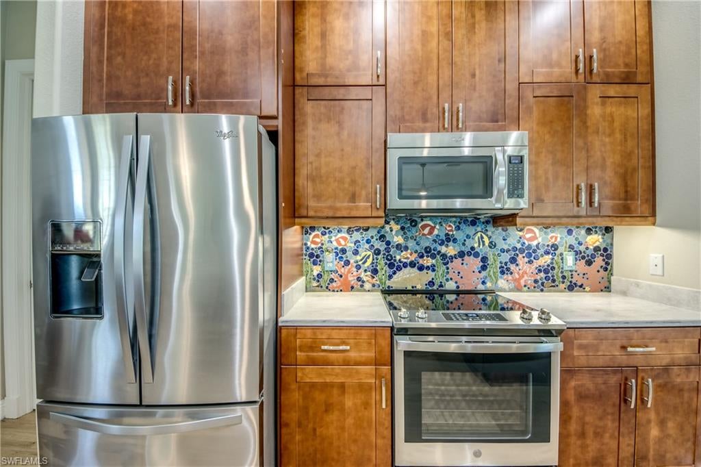 CHARLOTTE SHORES - Residential