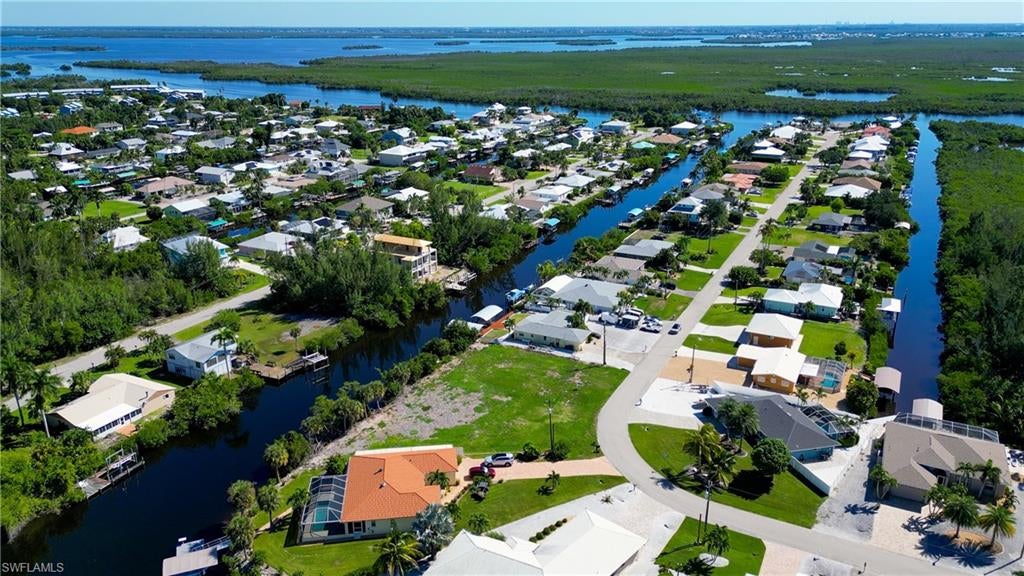 CHARLOTTE SHORES - Residential