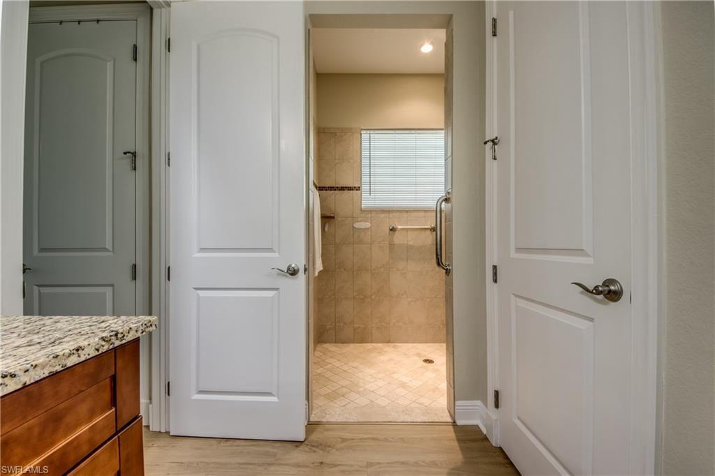 CHARLOTTE SHORES - Residential