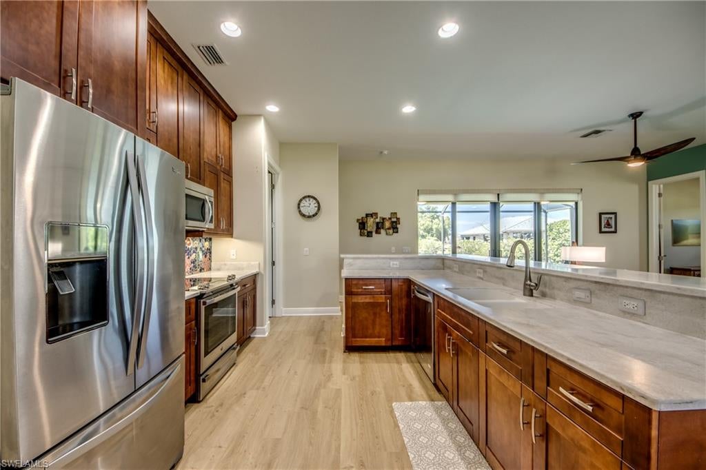 CHARLOTTE SHORES - Residential