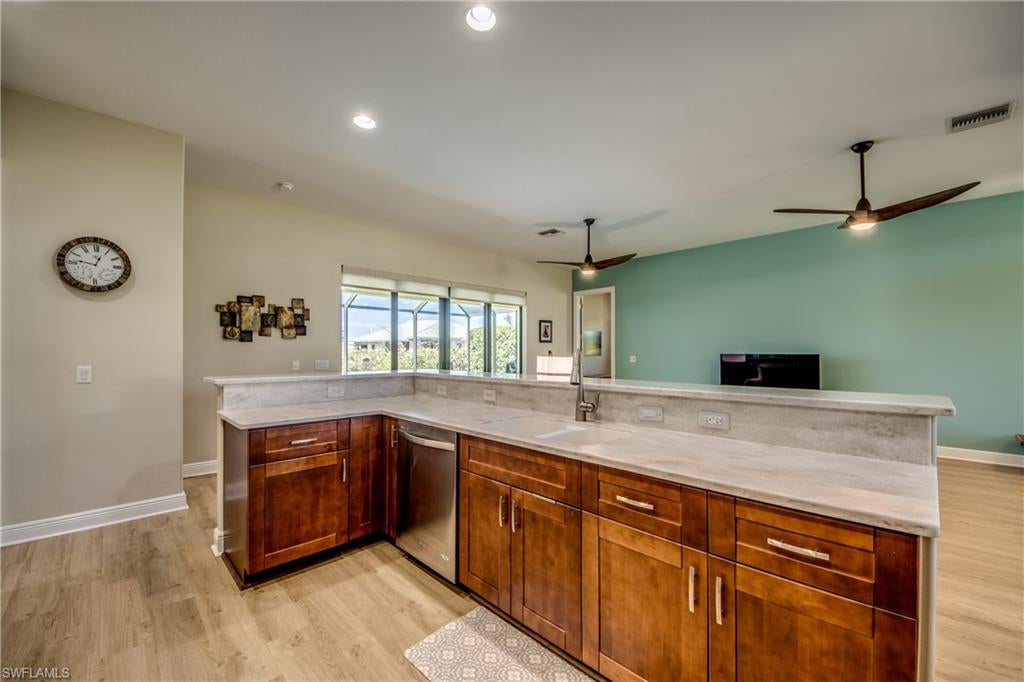CHARLOTTE SHORES - Residential