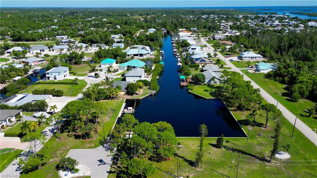 CHARLOTTE SHORES - Residential