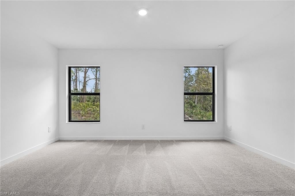 MIRROR LAKES - Residential