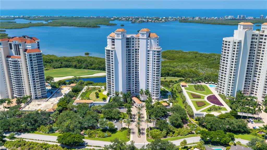 ESTANCIA - Residential
