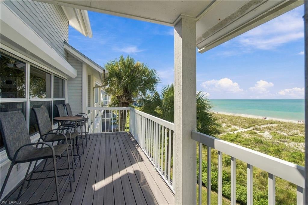 VILLAS AT BAREFOOT BEACH - Residential