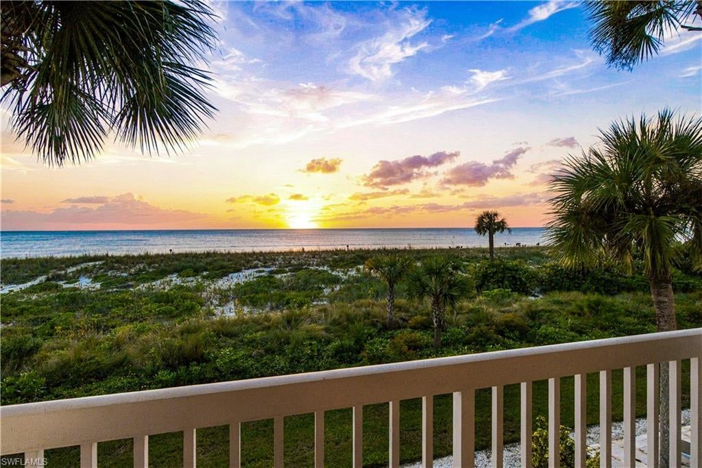 VILLAS AT BAREFOOT BEACH - Residential