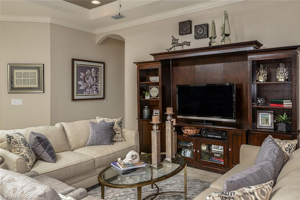 PEBBLE POINTE - Residential