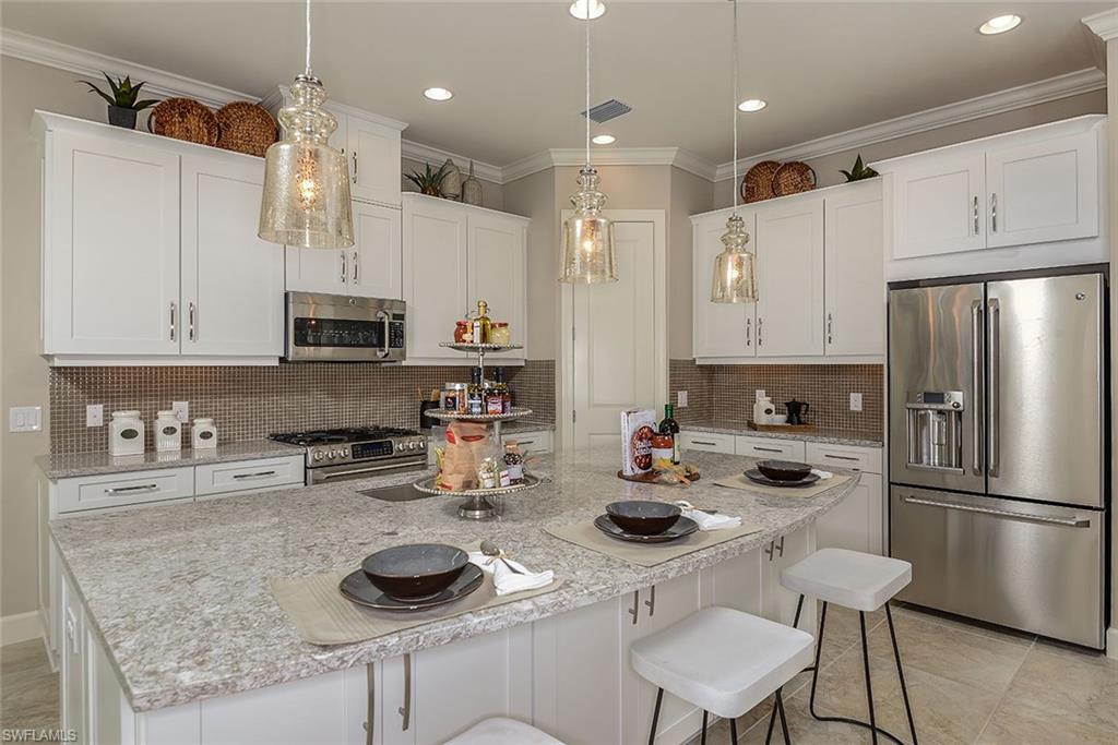 PEBBLE POINTE - Residential