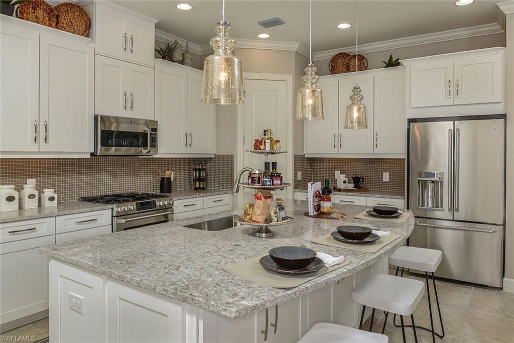 PEBBLE POINTE - Residential