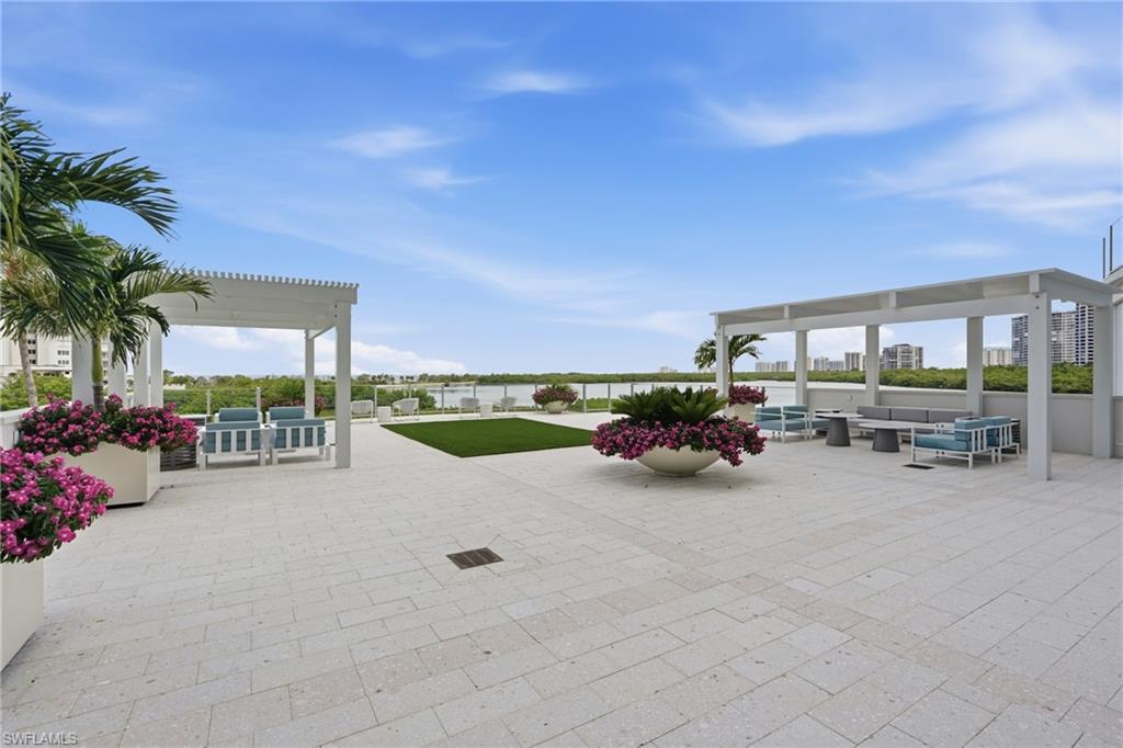 BAYPOINTE AT NAPLES CAY - Residential