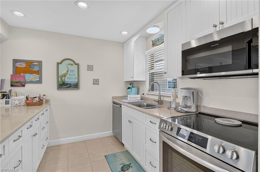 BLIND PASS CONDO - Residential