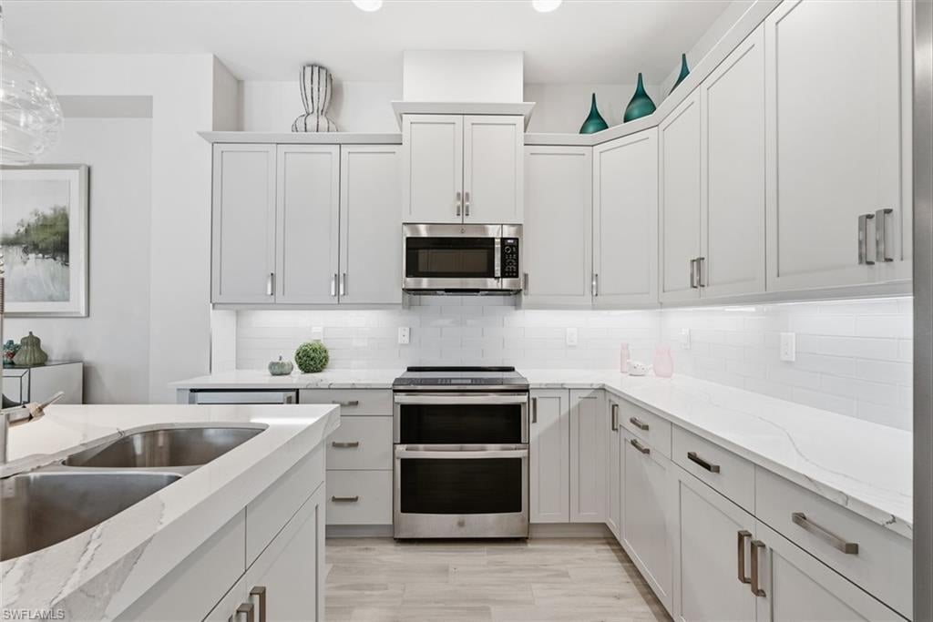 ISLES OF COLLIER PRESERVE - Residential Lease