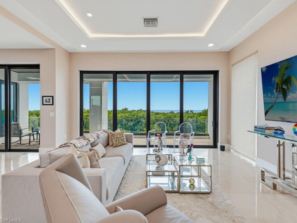 HIDEAWAY BEACH - Residential