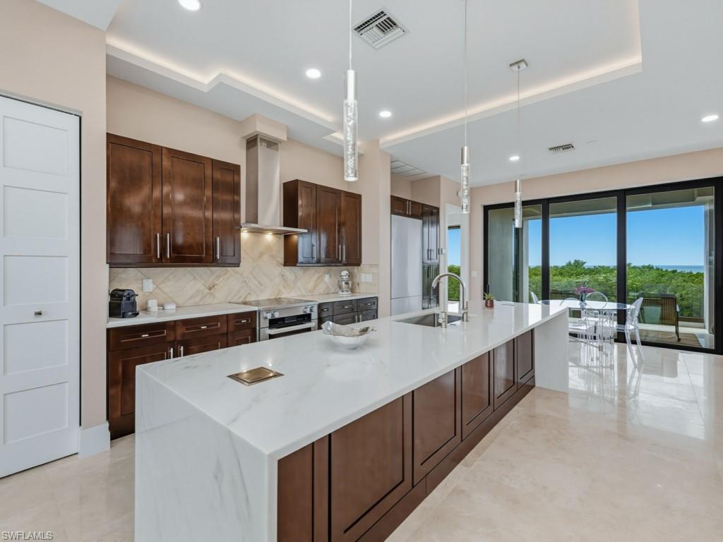 HIDEAWAY BEACH - Residential