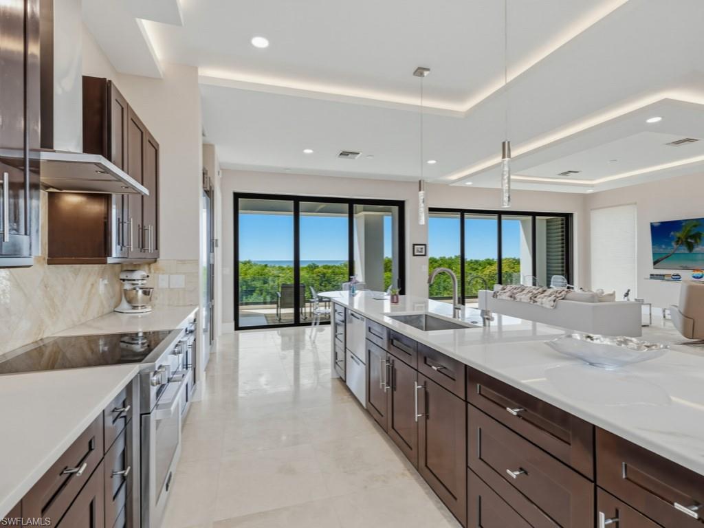 HIDEAWAY BEACH - Residential
