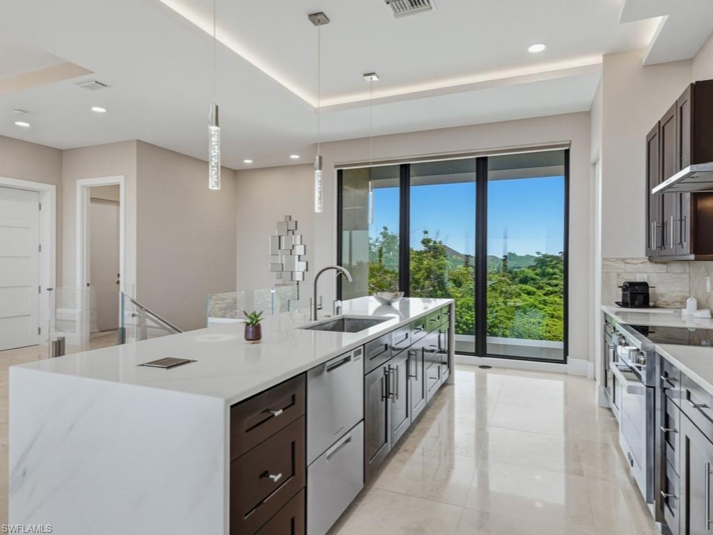 HIDEAWAY BEACH - Residential