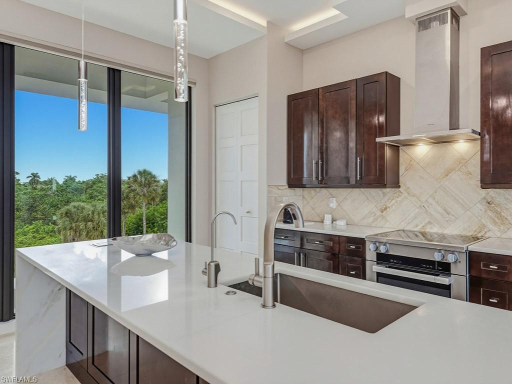 HIDEAWAY BEACH - Residential